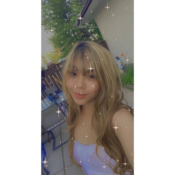 Profile Picture of Lydia Shingoose (@alexshingoose) on Poshmark