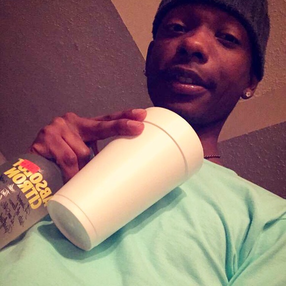 Profile Picture of Jonathan Jeter (@jjeter1) on Poshmark