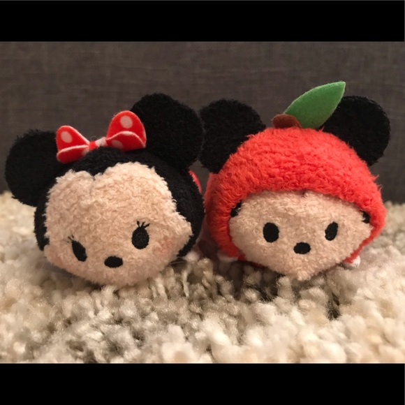 Profile Picture of An Sheng (@ansheng) on Poshmark