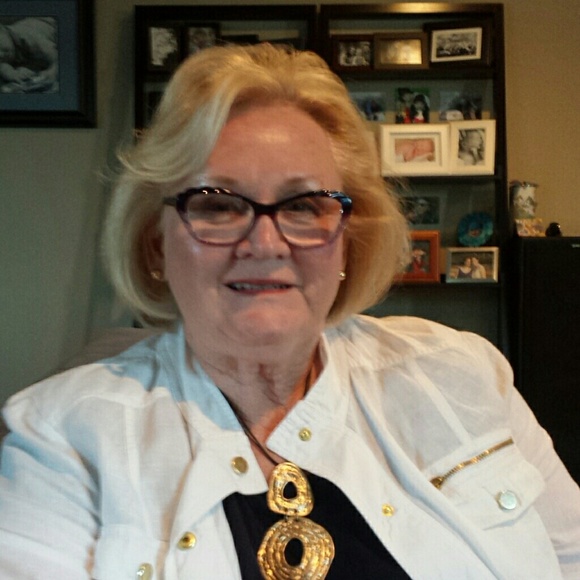Profile Picture of Sharon Sutherland (@sutherland1) on Poshmark