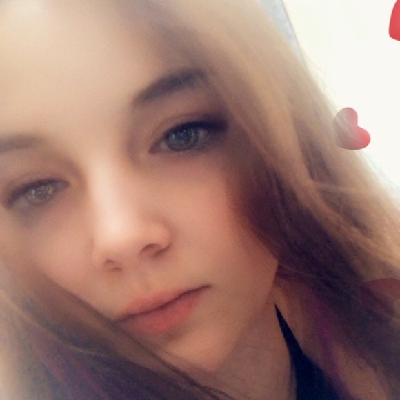 Profile Picture of Jill Sylvester (@roguetemptress) on Poshmark