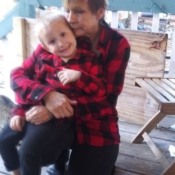 Profile Picture of Lisa Lowery (@lisalowery970) on Poshmark