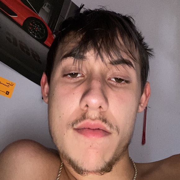 Profile Picture of Steven Summers (@stevensummer816) on Poshmark