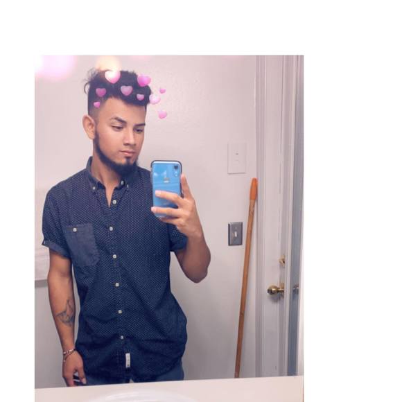 Profile Picture of Carlos Climaco (@carlosclimaco) on Poshmark