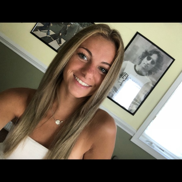 Profile Picture of Samantha Visco (@svisco) on Poshmark