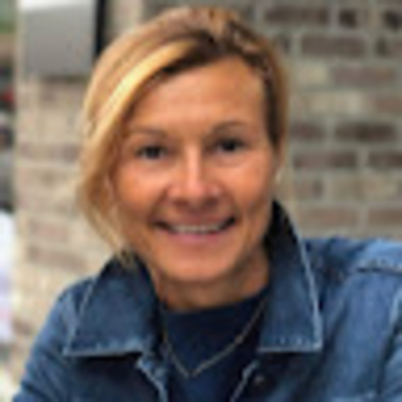 Profile Picture of Benedicte Streubel (@benestreubel) on Poshmark