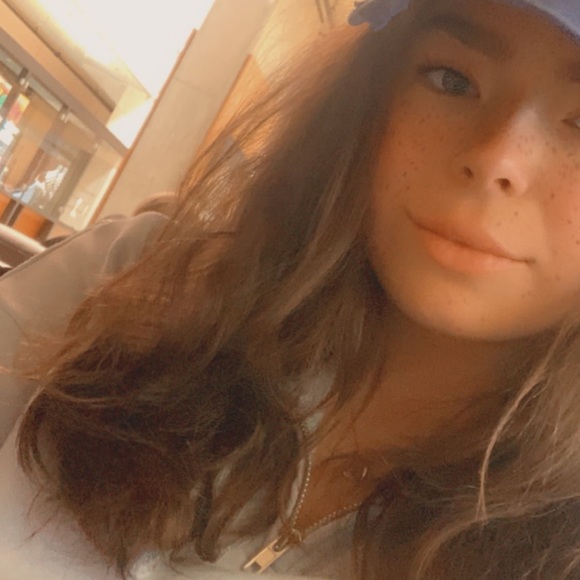 Profile Picture of Victoria Decker (@vikkifae) on Poshmark