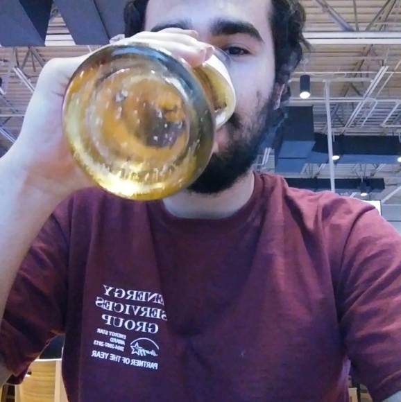 Profile Picture of Richard Mazzone (@richmaz) on Poshmark