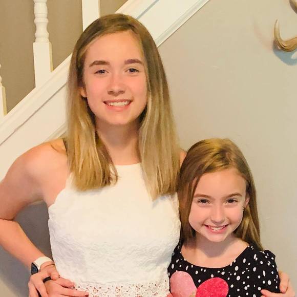 Profile Picture of Angela Youngerman (@amclean8218) on Poshmark