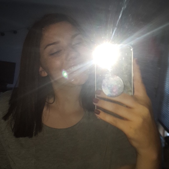 Profile Picture of Ericka Moore (@emroiocrkea) on Poshmark