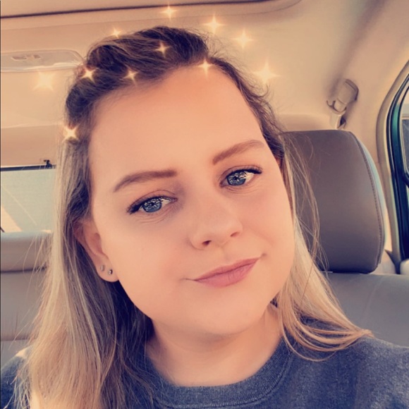 Profile Picture of Grace Cipperly (@caligirl136) on Poshmark