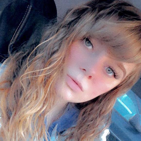 Profile Picture of Katlyn Closen (@katlyn_closen) on Poshmark