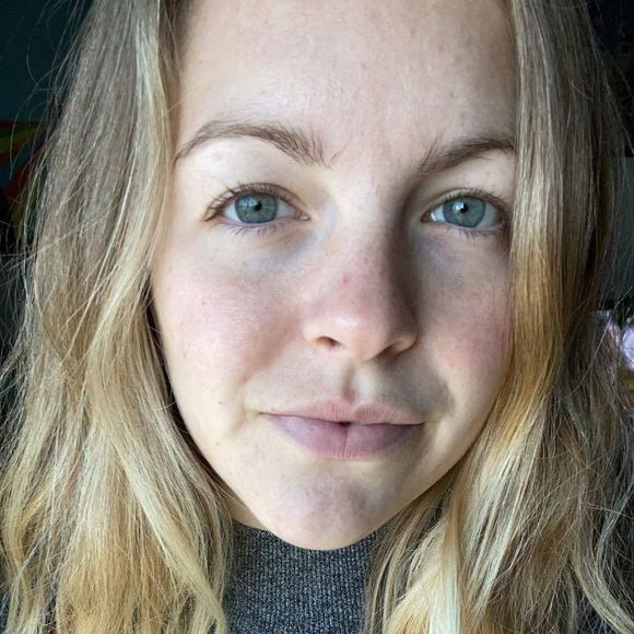 Profile Picture of Sara Conway (@reachsarac) on Poshmark