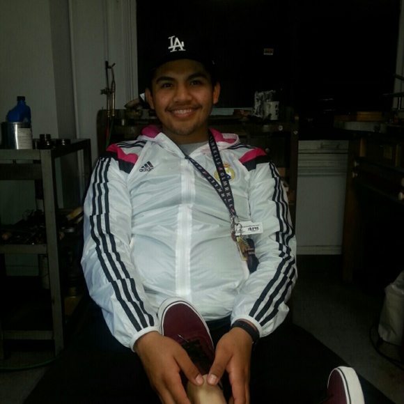 Profile Picture of Brian Juarez (@juarezbee27) on Poshmark