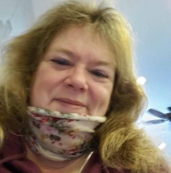 Profile Picture of Sandy Heesh (@mom411911) on Poshmark