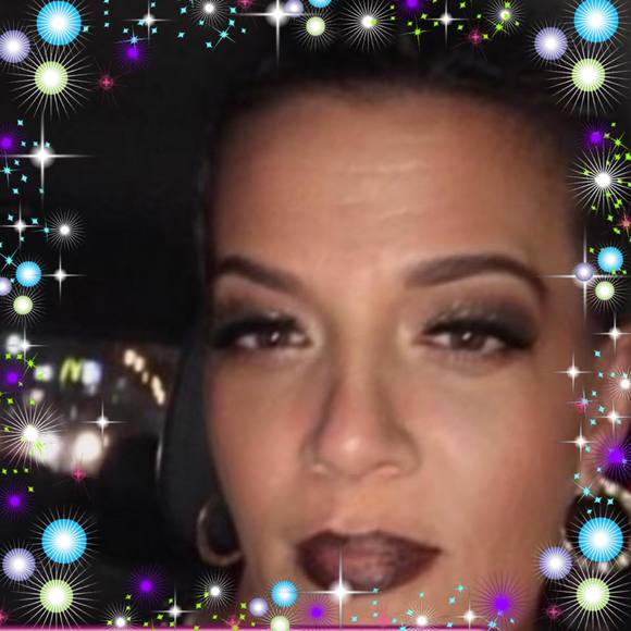 Profile Picture of Nina Semenick (@ninasemenick) on Poshmark