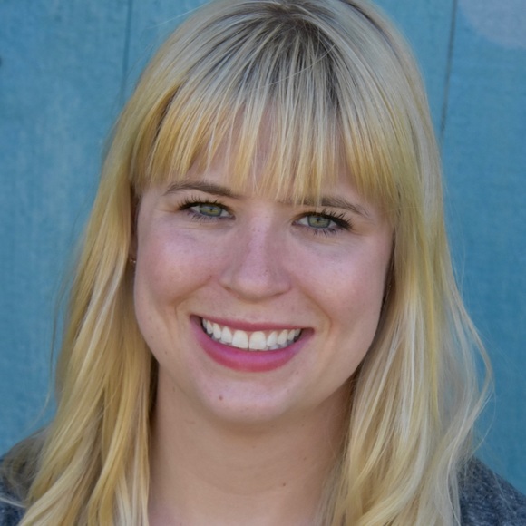 Profile Picture of Cassie Conaway (@ccs_closet_la) on Poshmark