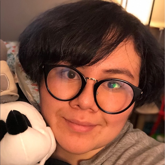 Profile Picture of Melina Reyes (@retrorondo) on Poshmark