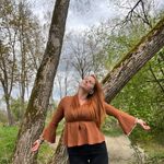 Profile Picture of Sarah Marie | Lichtarbeit, Yoga Lehrerin & Mindfulness (@energetikhumer_) on Instagram