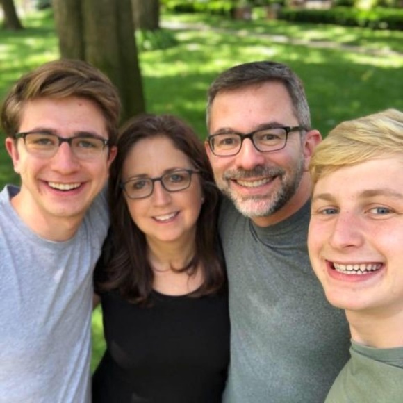 Profile Picture of Tracie Stolove (@tstolove) on Poshmark