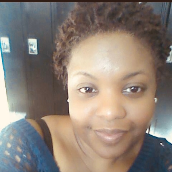 Profile Picture of Lisa Pryce-brown (@peaceful114) on Poshmark