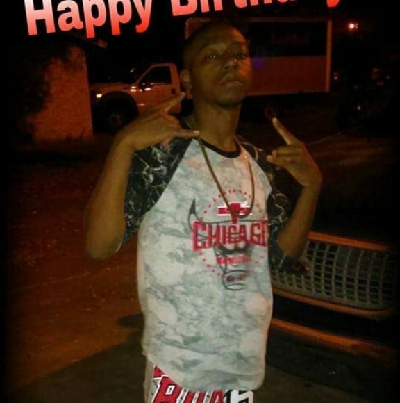 Profile Picture of Arthur Moore (@arthurmoore94) on Poshmark