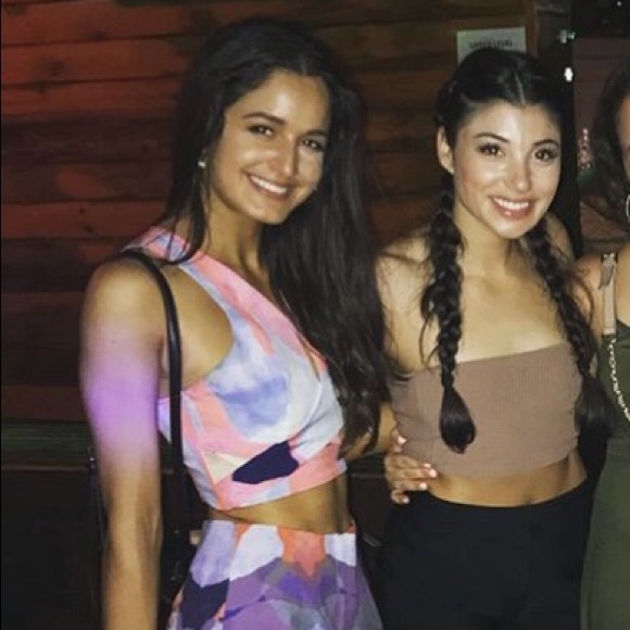 Christina Loukopoulos - Poshmark Profile Picture of Christina Loukopoulos (@christinalouk) on Poshmark