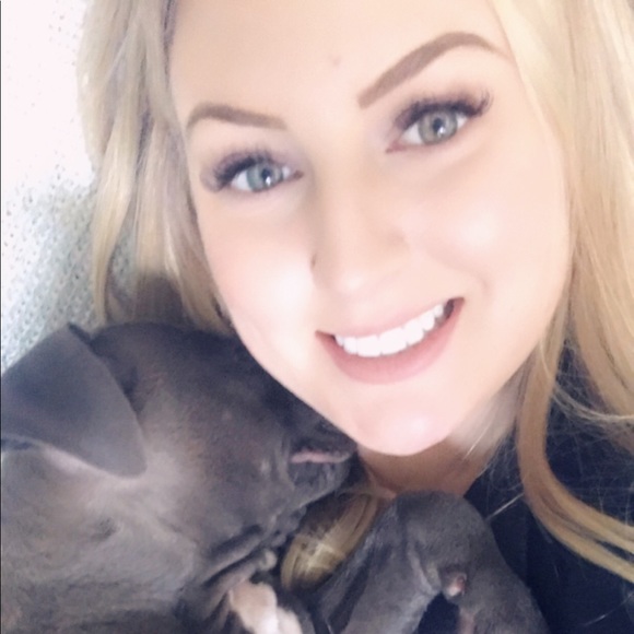Profile Picture of Kylee Fields (@kylee_fields) on Poshmark