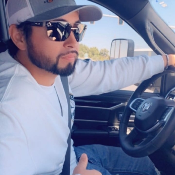 Profile Picture of Bulmaro Rubio (@bulmarorubio91) on Poshmark