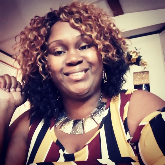 Profile Picture of Crystal David (@momboss910) on Poshmark
