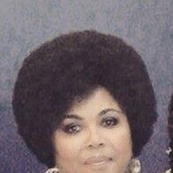 Profile Picture of Juanita Hornbuckle (@juanitahornbuck) on Poshmark