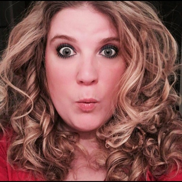 Profile Picture of Tiffany Quirey (@quireytm) on Poshmark