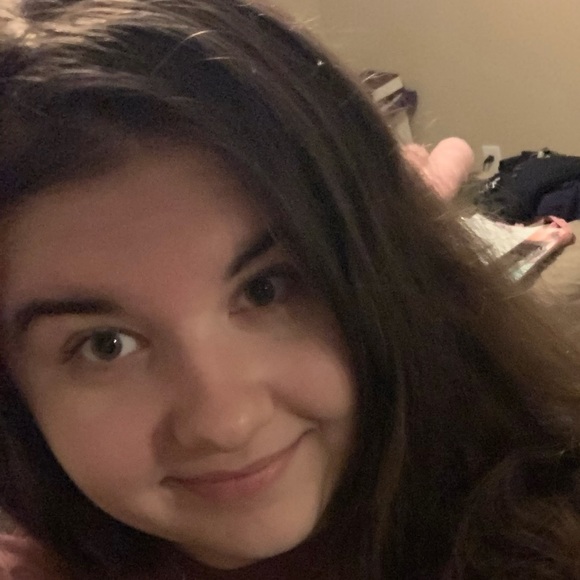 Profile Picture of Hannah Mcinturff (@hmcinturff29) on Poshmark