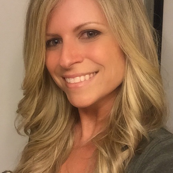 Profile Picture of Joyce Murphy (@jmurph333) on Poshmark