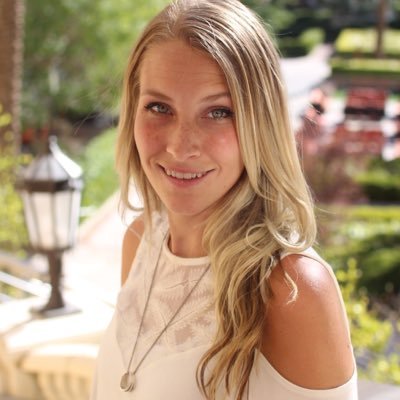 Profile Picture of Lindsay Cummings (@authorlindsayc) on Twitter