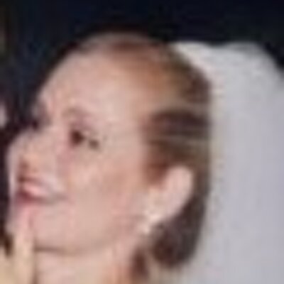 Profile Picture of ROBIN GIBBS (@BRIDALPRO) on Twitter