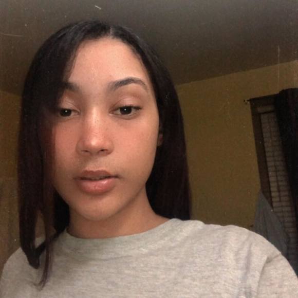 Profile Picture of Nashali Nashali (@nashalibebero11) on Poshmark