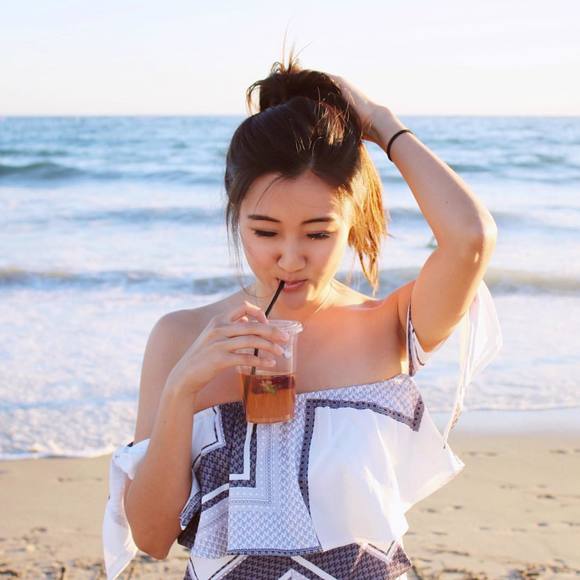 Profile Picture of Maya Lee (@mayaleex3) on Poshmark