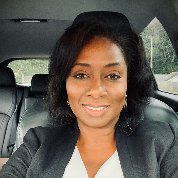 Profile Picture of Monique r Cartwright (@mocwright) on Poshmark