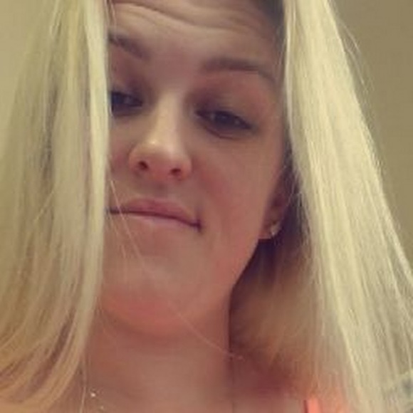 Profile Picture of Casaundra Mccalvin (@casaundram) on Poshmark