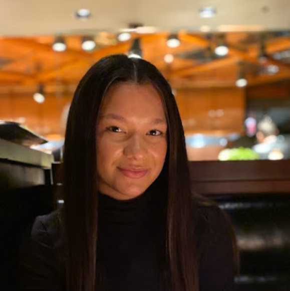 Profile Picture of Lisa anne Matthias (@lisamatthias2) on Poshmark