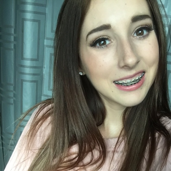 Profile Picture of Shaelynn Grageda (@chaps_) on Poshmark