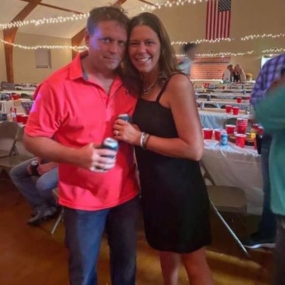 Profile Picture of Shelly Sweeting (@shelly_sweeting) on Poshmark