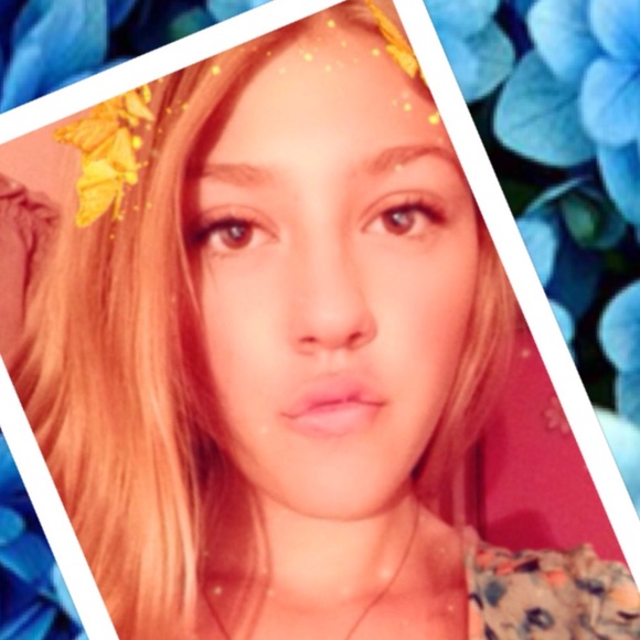 Profile Picture of Hailey Eddy (@hailey_00924) on Poshmark