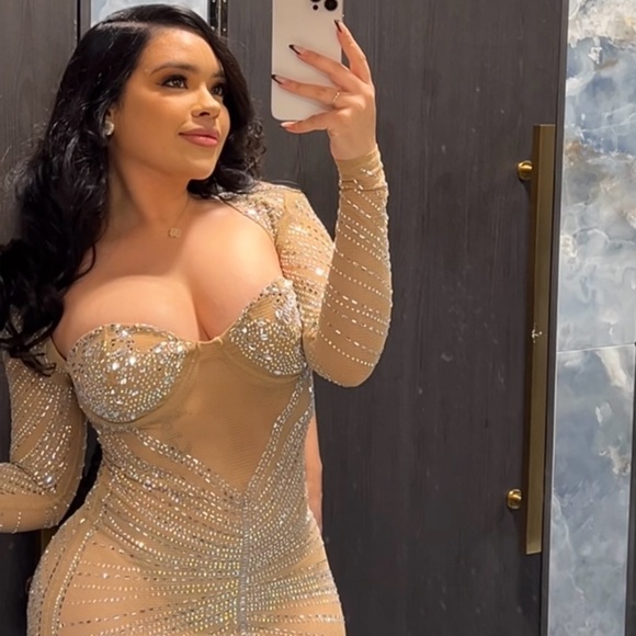 Profile Picture of Cheyla Romero (@cheylaromero703) on Poshmark