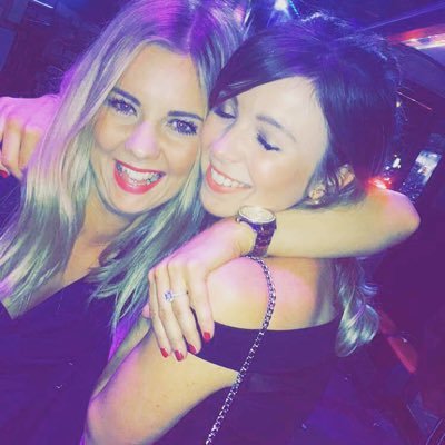 Profile Picture of Lily Roberts (@lilylashes) on Twitter