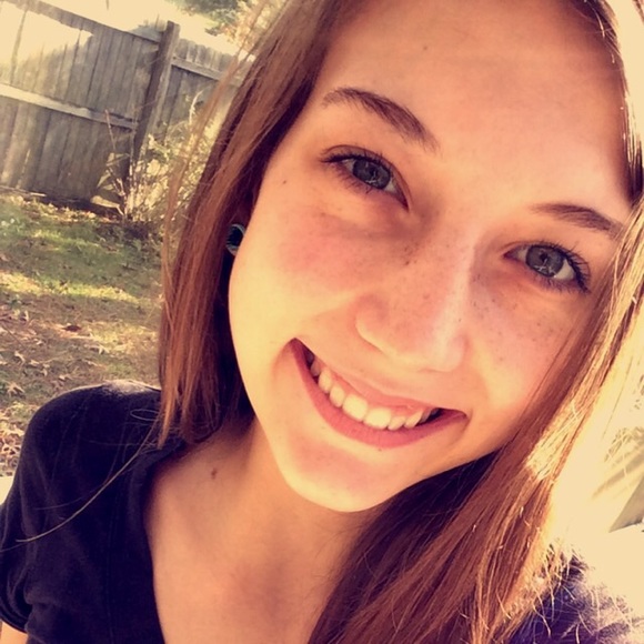 Profile Picture of Logan Vrana (@loganvranaaa) on Poshmark