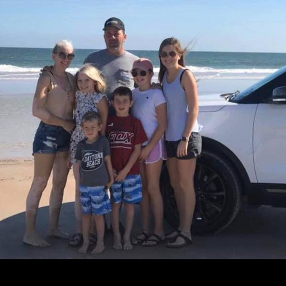 Lacy Lapete - Poshmark Profile Picture of Lacy Lapete (@lacylouberry) on Poshmark