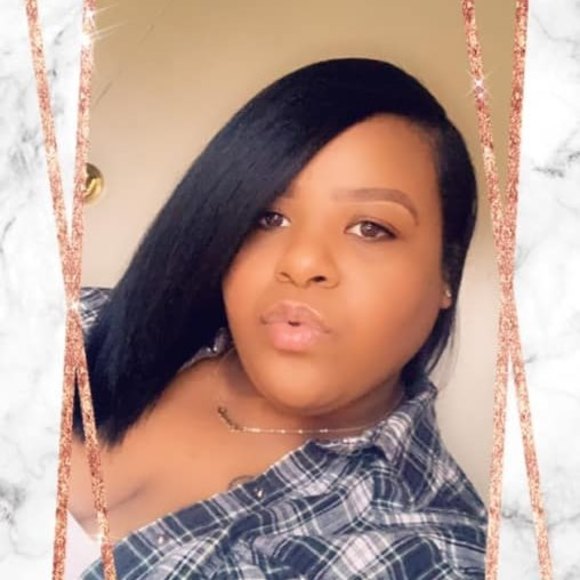 Profile Picture of Sade' Hudnell (@smami) on Poshmark