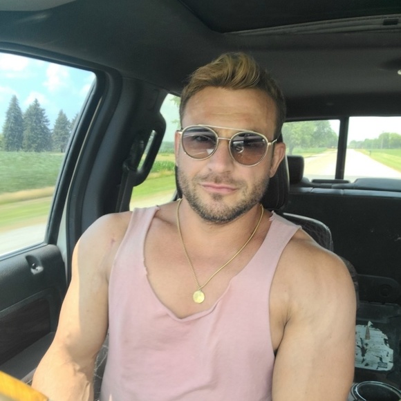 Profile Picture of Joel Rickert (@jrickert911) on Poshmark